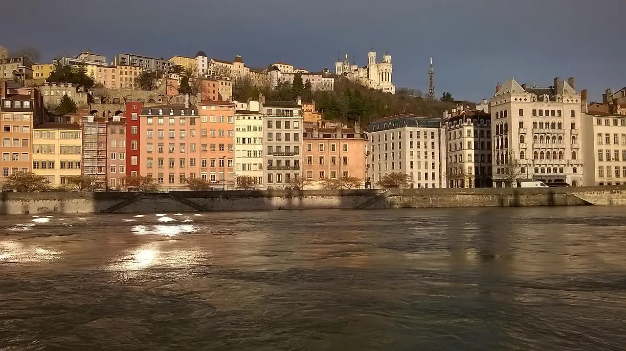 Les Allées de Bellecour Lione 0*,